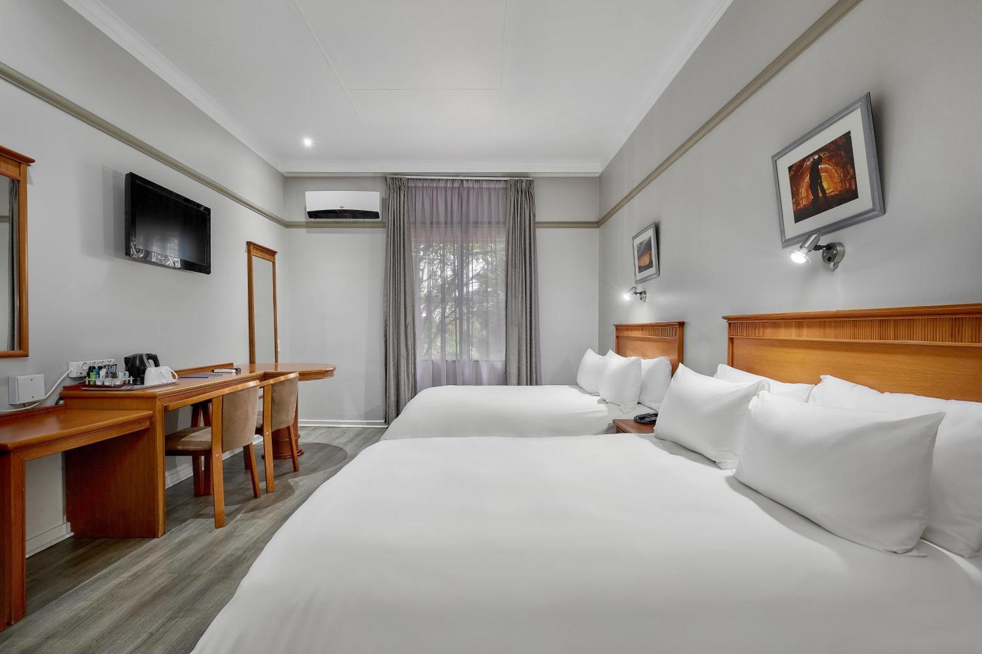 Protea Hotel By Marriott קלרקסדורפ מראה חיצוני תמונה