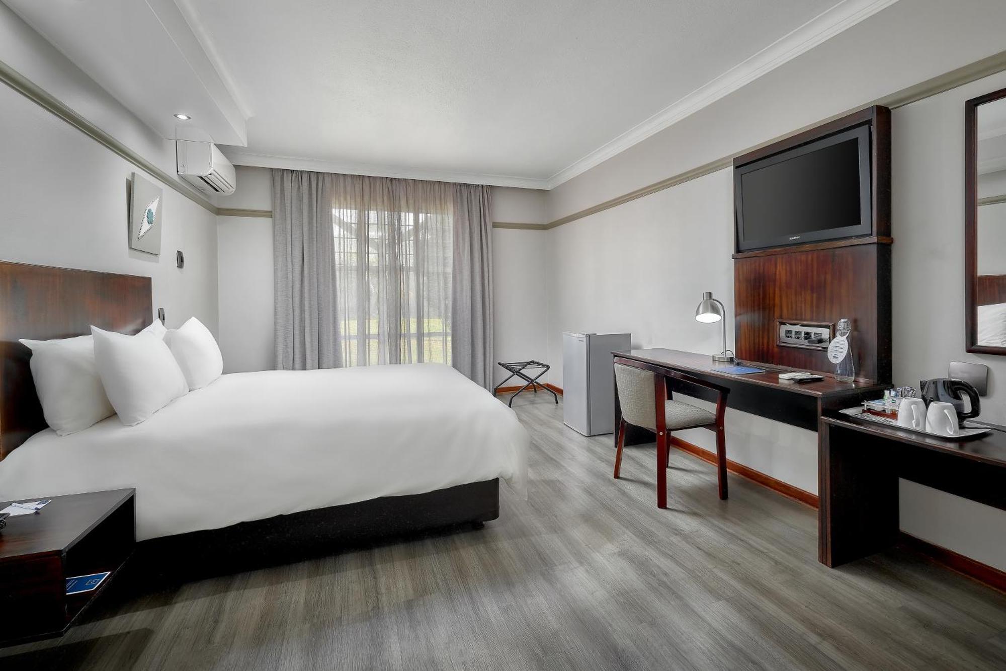 Protea Hotel By Marriott קלרקסדורפ מראה חיצוני תמונה